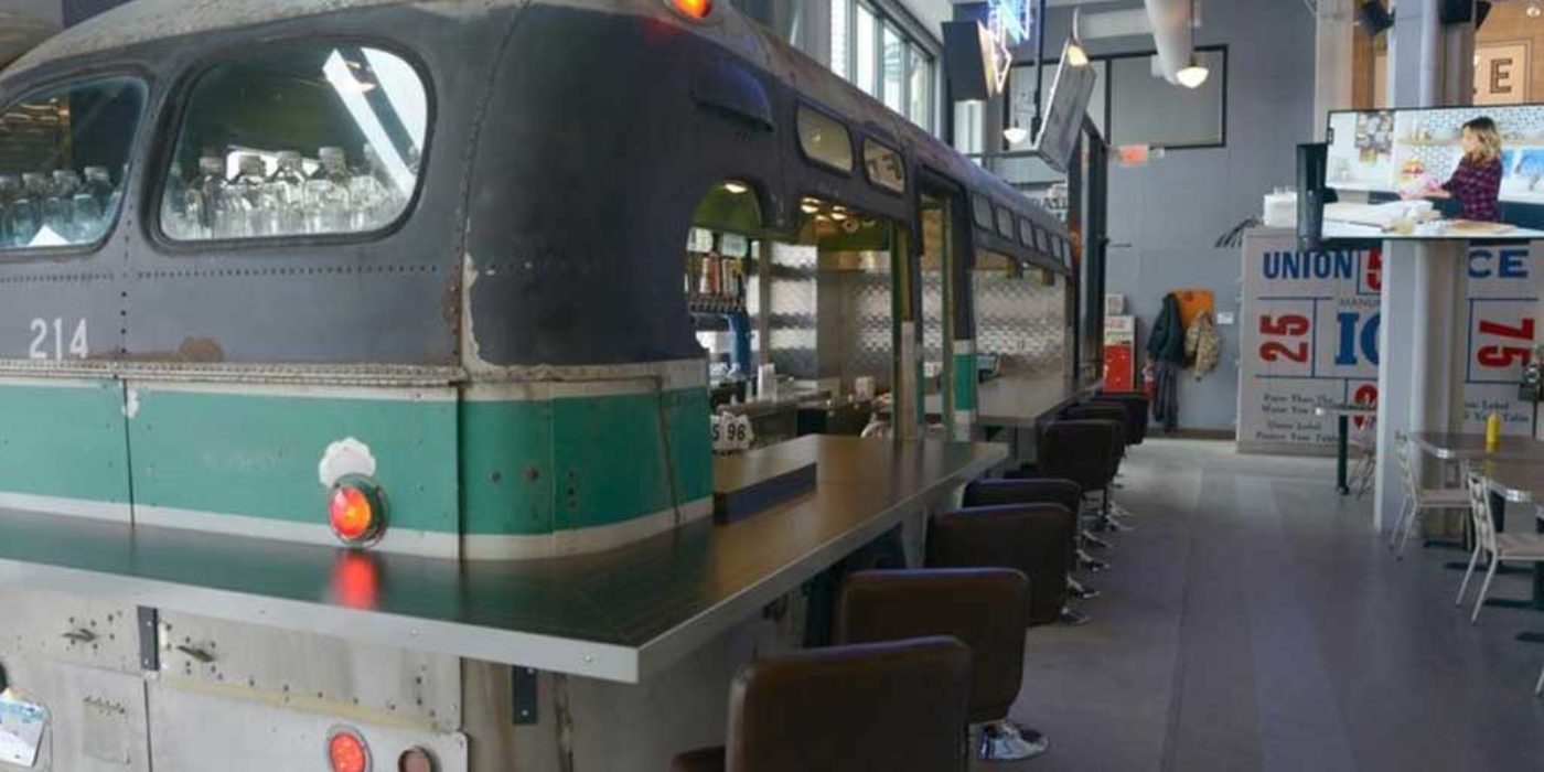 bus-stop-burgers-food-truck-bar